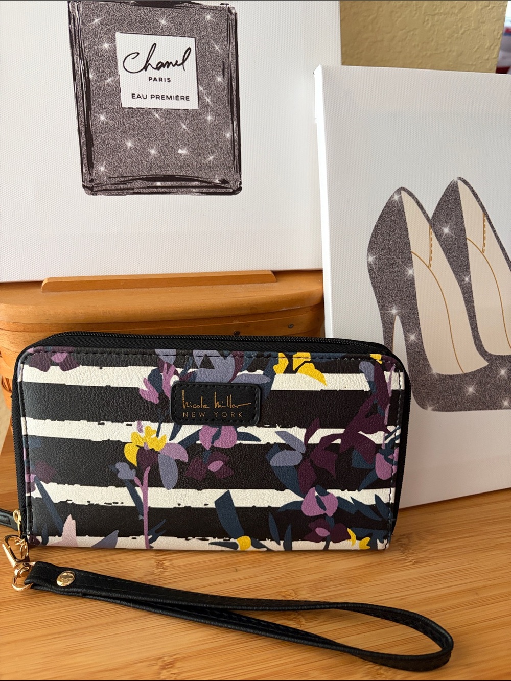 Nicole Miller Floral Abstract Wristlet Clutch in Black & Purple Like New